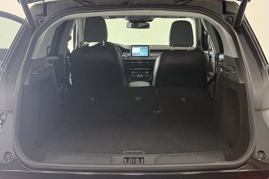 Used 2022 Lincoln Corsair AWD w/ Equipment Group 101A image 27