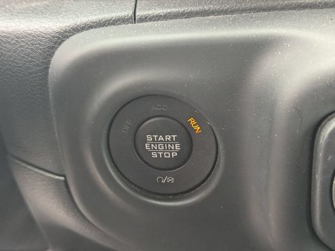 Used 2018 Jeep Wrangler Unlimited Sport S AWD/4WD image 15