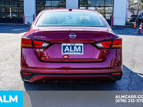 Used 2025 Nissan Altima 2.5 SV FWD image 11