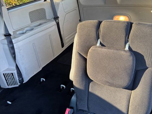 Used 2015 Dodge Grand Caravan SE w/ Quick Order Package 29E SE image 19