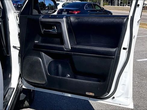 Used 2018 Toyota 4Runner SR5 image 29