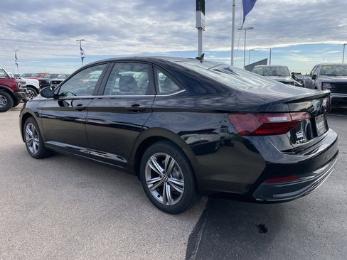 Used 2024 Volkswagen Jetta SE image 5