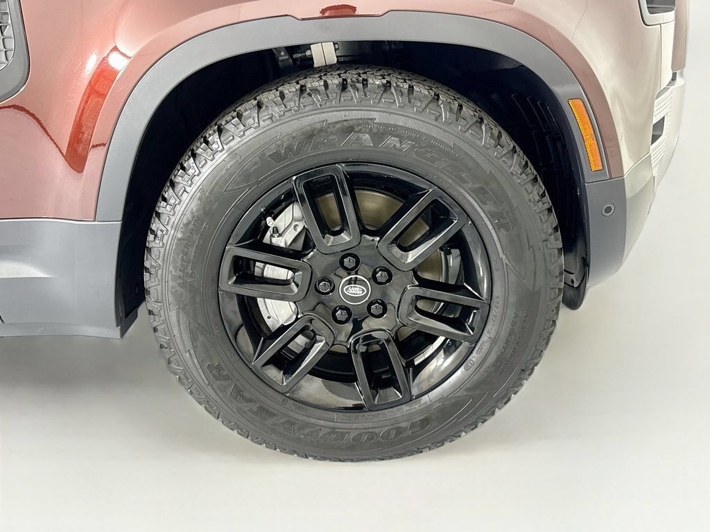 Used 2025 Land Rover Defender 130 S AWD/4WD image 32