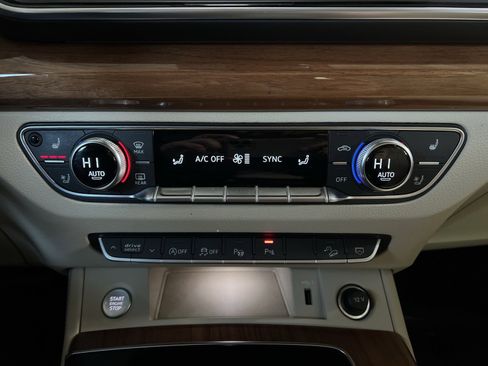 Used 2021 Audi Q5 Prestige image 21