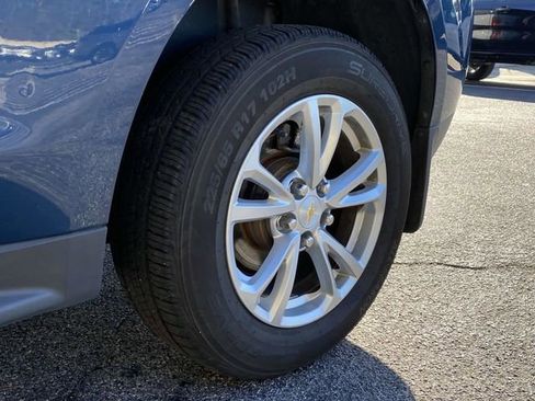 Used 2017 Chevrolet Equinox LT w/ Convenience Package image 11