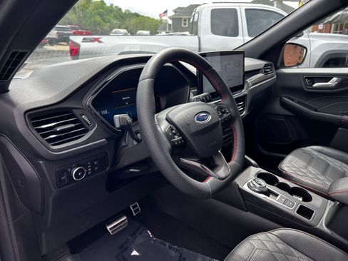 Used 2023 Ford Escape ST-Line Elite w/ Premium Technology Package AWD/4WD image 34