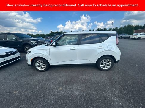 Certified 2024 Kia Soul LX w/ Option Group 015 FWD image 6