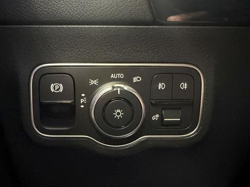 Used 2025 Mercedes-Benz GLA 250 image 22
