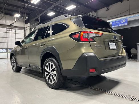 Used 2024 Subaru Outback Premium AWD/4WD image 7