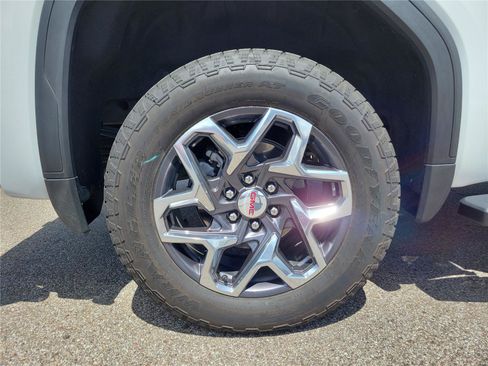 Used 2025 GMC Sierra 1500 SLT w/ SLT Premium Plus Package AWD/4WD image 7