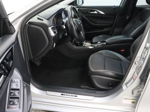 Used 2019 INFINITI QX30 w/ Navigation Package FWD image 15