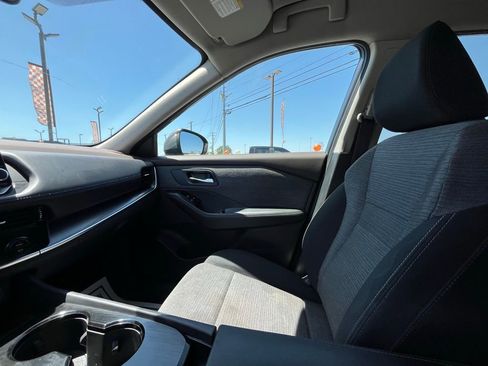 Used 2022 Nissan Rogue SV FWD image 15