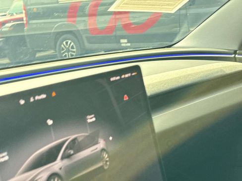 Used 2025 Tesla Model 3 Long Range RWD image 23