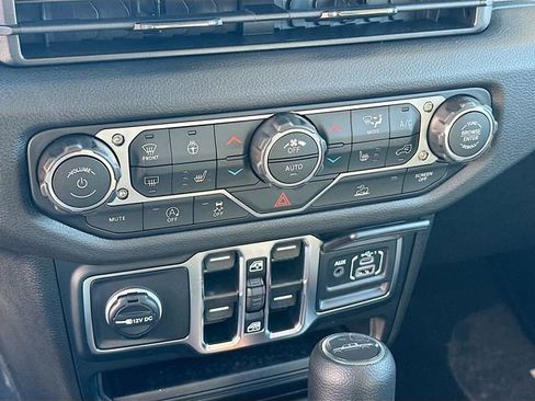 New 2026 Jeep Gladiator Sport AWD/4WD image 16
