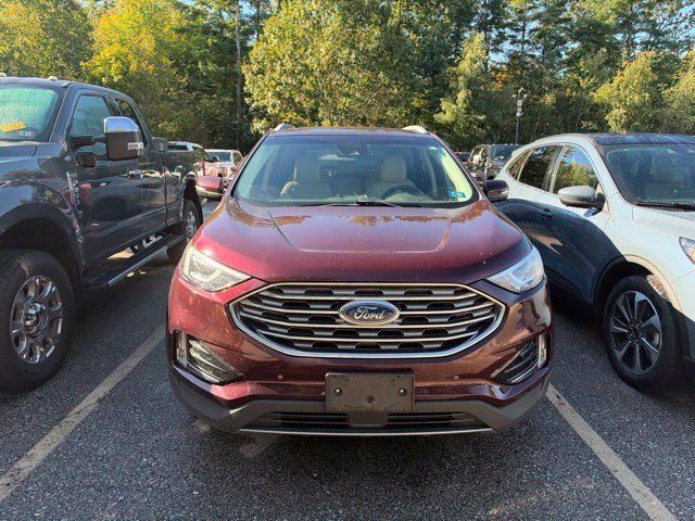 Used 2020 Ford Edge Titanium w/ Class II Trailer Tow Package AWD/4WD image 2