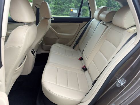 Used 2014 Volkswagen Jetta TDI FWD image 8