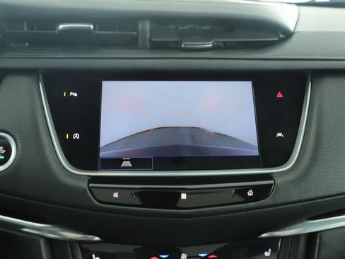 Used 2021 Cadillac XT6 Luxury image 16