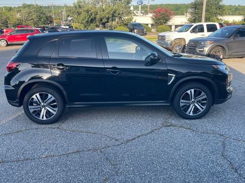 Used 2024 Mitsubishi Outlander Sport SE AWD/4WD image 4