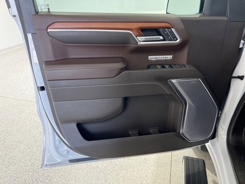 Used 2022 GMC Sierra 1500 Denali w/ Denali Reserve Package image 20