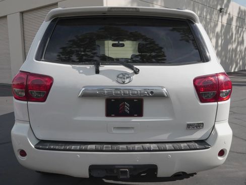 Used 2016 Toyota Sequoia Platinum image 4