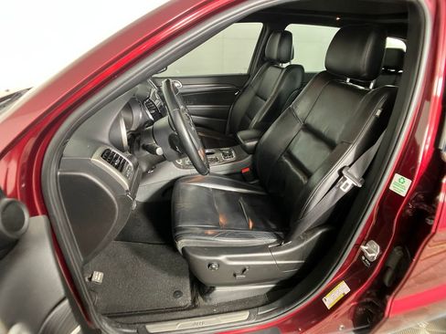 Used 2022 Jeep Grand Cherokee Limited w/ Trailer Tow Group IV image 32