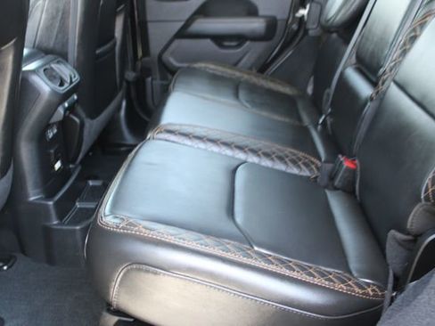 Used 2023 Jeep Wrangler Unlimited Sahara AWD/4WD image 41