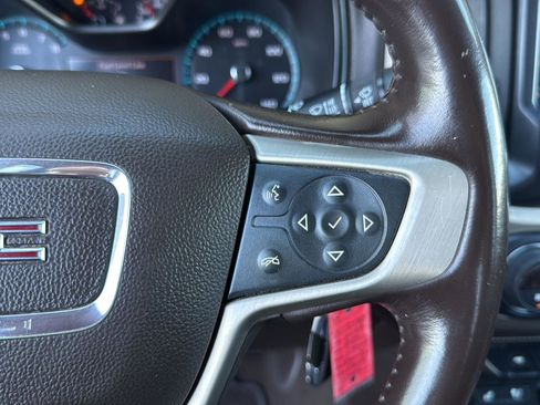 Used 2022 GMC Canyon Denali image 20