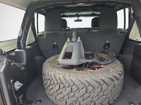 Used 2019 Jeep Wrangler Unlimited Sport S AWD/4WD image 23