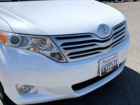 Used 2011 Toyota Venza AWD w/ Premium Pkg #2 image 29