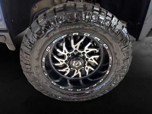Used 2021 GMC Sierra 2500 Denali w/ Denali Ultimate Package AWD/4WD image 9