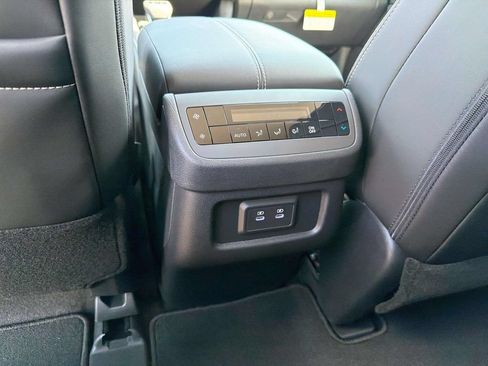 New 2026 Nissan Pathfinder SL FWD image 16