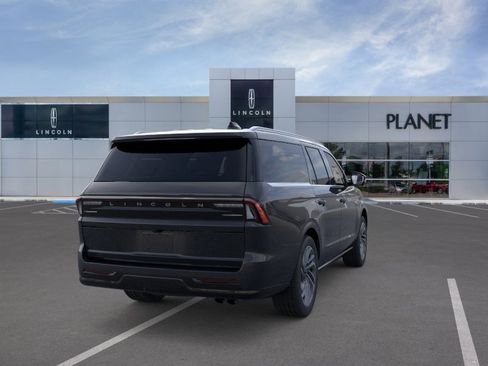 New 2026 Lincoln Navigator L Reserve AWD/4WD image 8