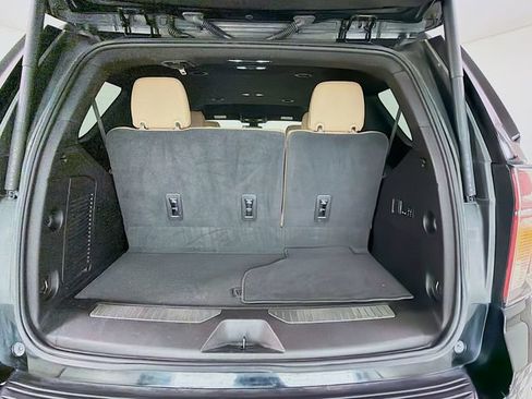 Used 2022 Chevrolet Tahoe Premier RWD image 28