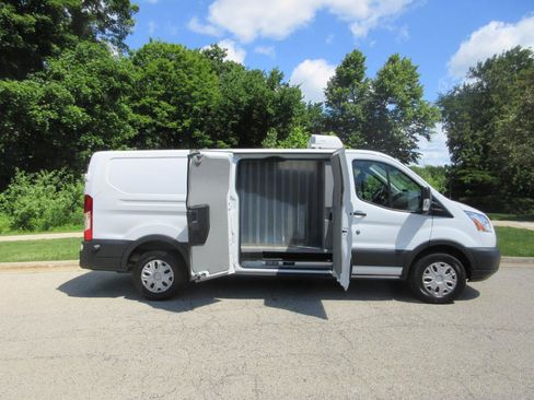 Used 2017 Ford Transit 250 148 Low Roof w/ Interior Upgrade Package RWD image 18