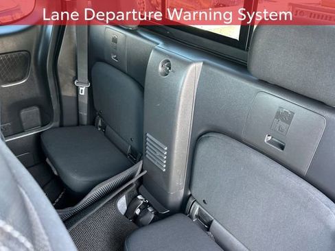 Used 2023 Nissan Frontier SV w/ SV Convenience Package image 16