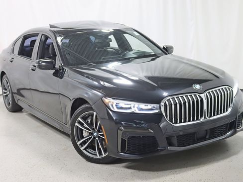 Used 2020 BMW 750i xDrive w/ Executive Package image 6