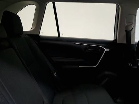 Used 2022 Toyota RAV4 LE FWD image 39