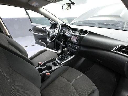 Used 2018 Nissan Sentra S image 40