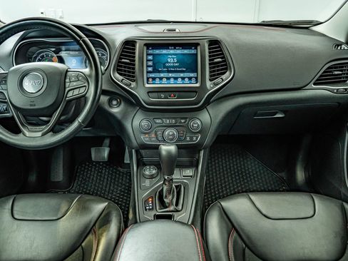 Used 2020 Jeep Cherokee Trailhawk w/ Cold Weather Group AWD/4WD image 30