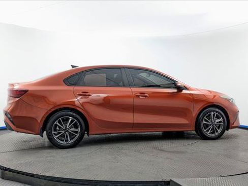 Used 2023 Kia Forte LXS w/ LXS Technology Package FWD image 7
