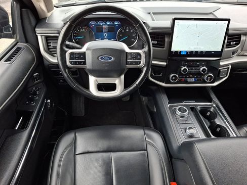 Used 2024 Ford Expedition XLT image 24