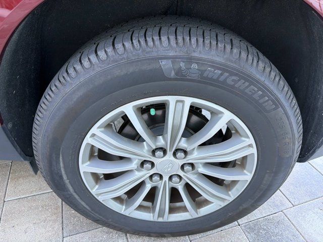Used 2017 Cadillac XT5 Luxury w/ Driver Awareness Package FWD image 33