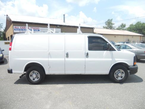 Used 2016 Chevrolet Express 2500 2500 3dr Cargo Van w/1WT image 1