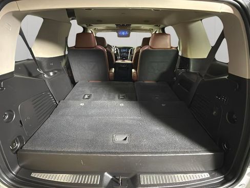 Used 2019 Cadillac Escalade Premium Luxury image 33