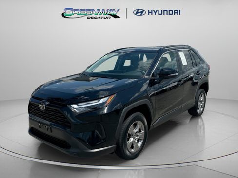 Used 2024 Toyota RAV4 XLE FWD image 4