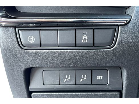 Used 2020 MAZDA MAZDA3 Hatchback w/ Preferred Package image 39