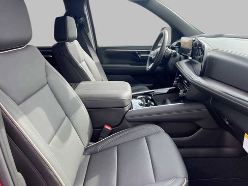 New 2026 Chevrolet Suburban Premier w/ Sun And Tow Package AWD/4WD image 10