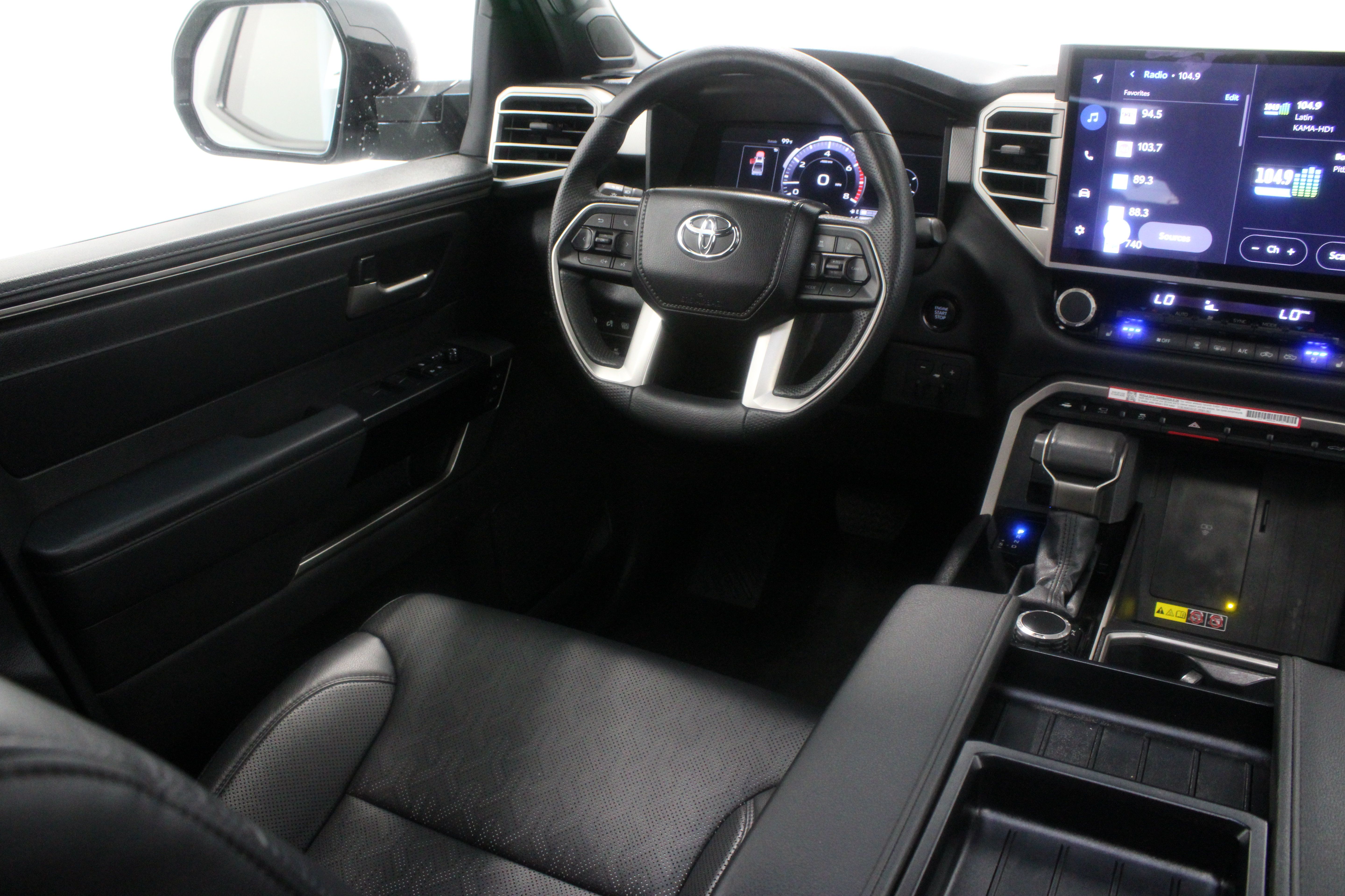 Used 2025 Toyota Tundra Limited AWD/4WD image 35