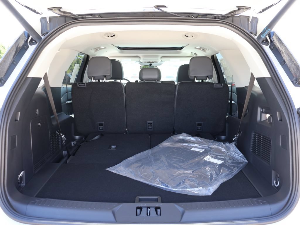 New 2026 Ford Explorer Active w/ Active Comfort Package AWD/4WD image 16