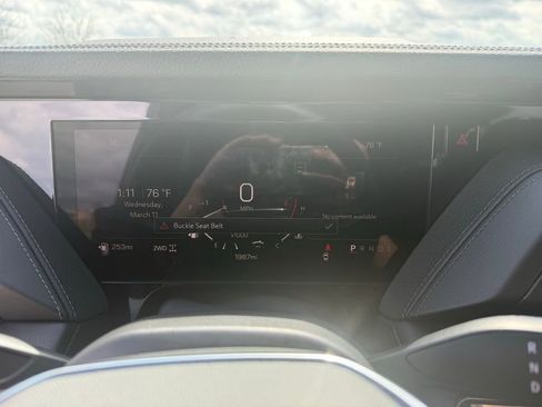 Used 2025 GMC Yukon XL Denali w/ Sun & Power Step Package image 41